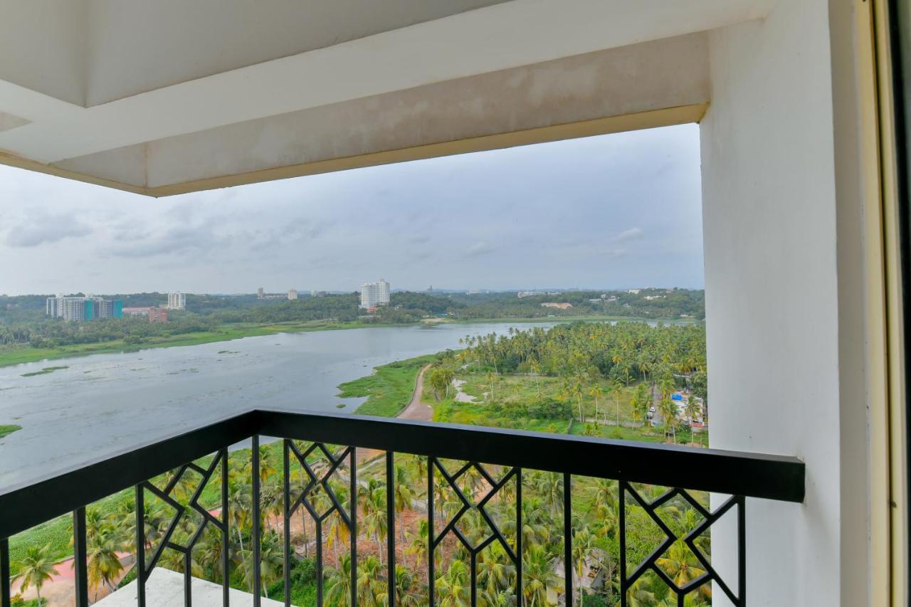 Super Hotel O Tyche Stays Thiruvananthapuram Bagian luar foto